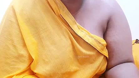 Srilankan tamil lady with natural tits