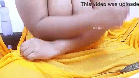 Srilankan tamil lady with natural tits