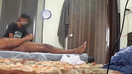 spa girl got surprised seeing small black dick