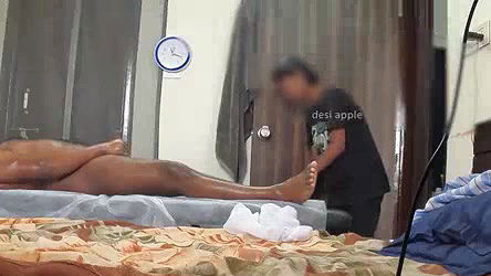 spa girl got surprised seeing small black dick