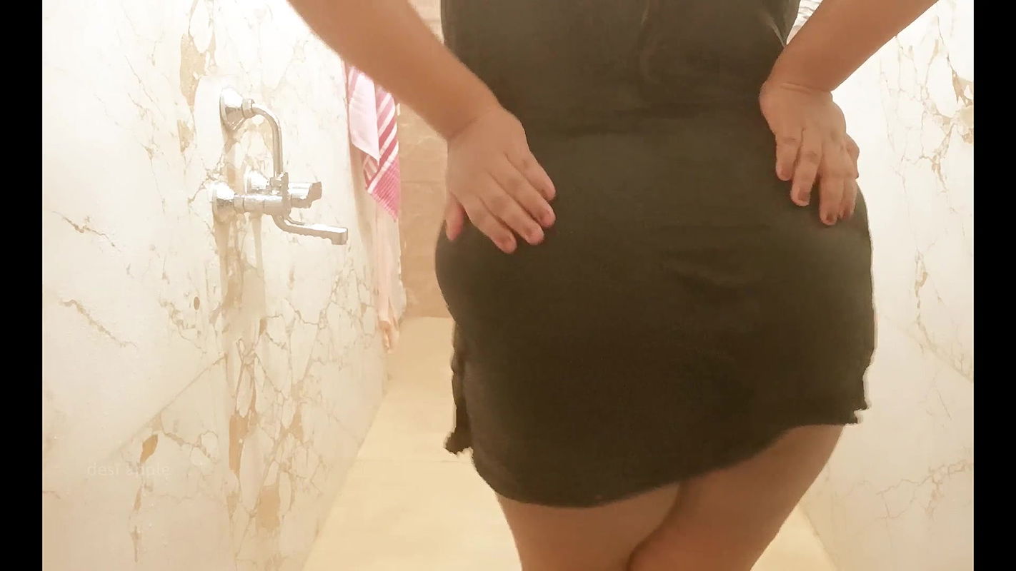 Sneaky Horny MILF showing boobs