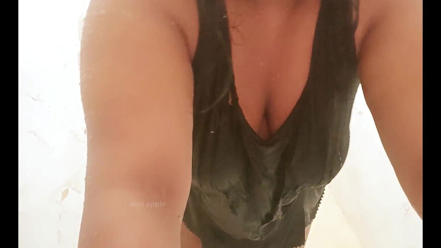 Sneaky Horny MILF showing boobs