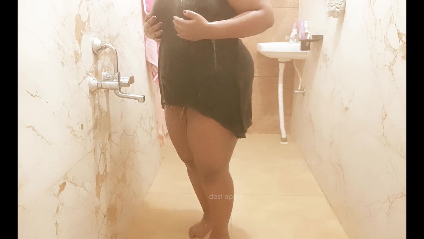 Sneaky Horny MILF showing boobs