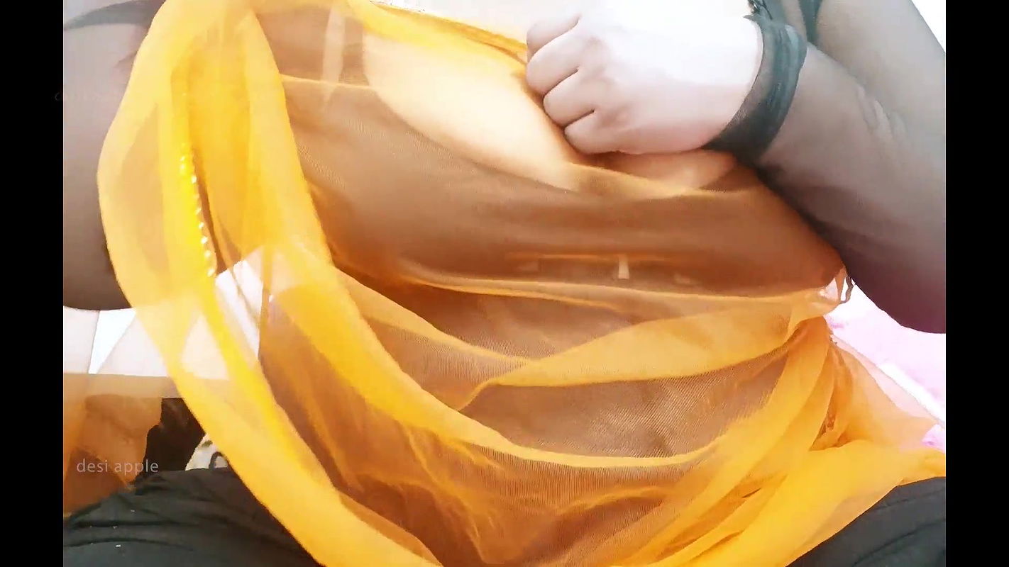 Singapore big boobs milf showing boobs