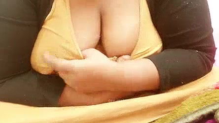 Sexy hyderabadi aunty big boobs