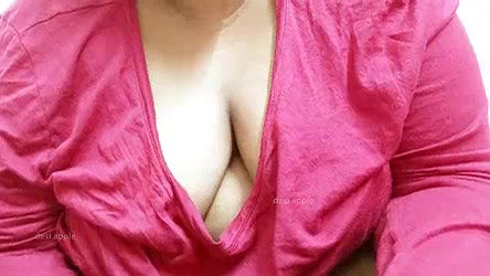 Northeast sexy aunty showing boobs