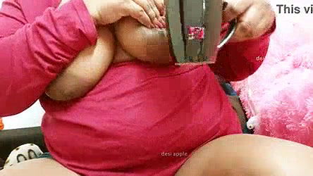 Northeast sexy aunty showing boobs