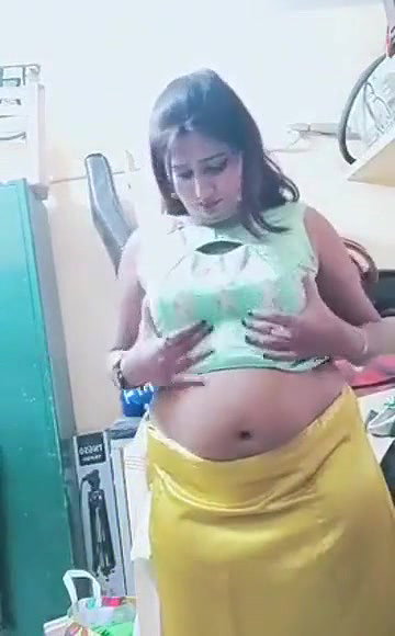 SSSwathi in HOmeeOffice Show her
