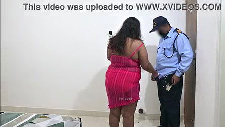 Lucky security got a blowjob from a chubby lady in hotel