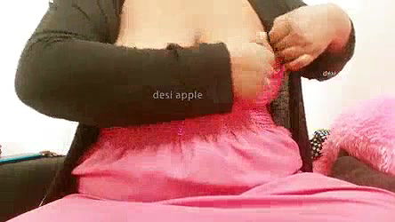 Kolkata aunty with sexy tits