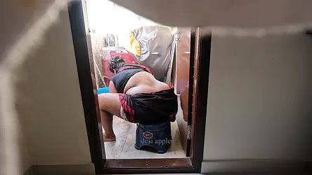 Jerking infront of Tamil maid Swathi