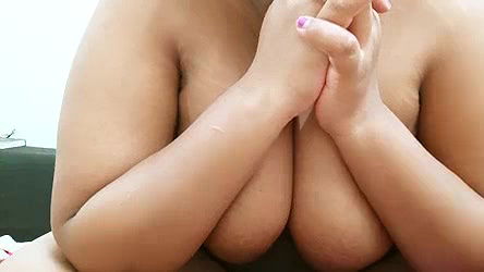 Iran big boobs milf showing sexy tits