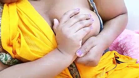 Indian sexy milf in Saree