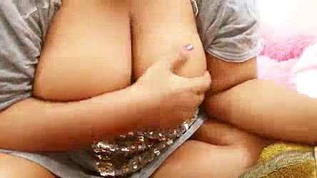 Indian sexy aunty with big tits