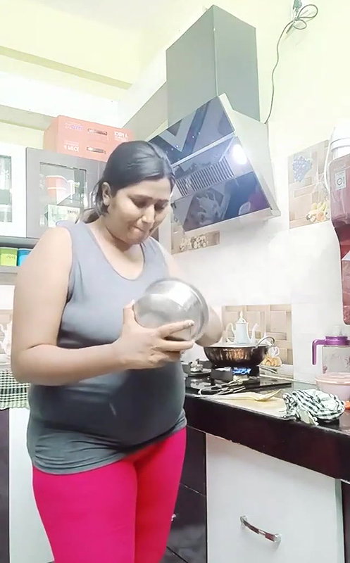 SSSwatthi in Kitchn without Bra see her ass size