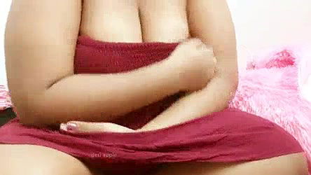 Indian desi aunty with sexy tits