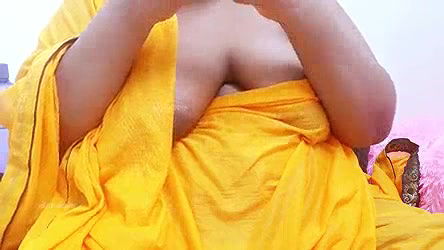 Indian desi aunty boobs