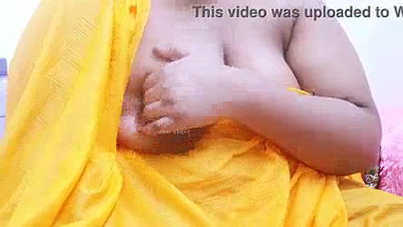 Indian desi aunty boobs