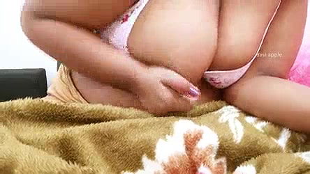 Horny aunty showing boobs