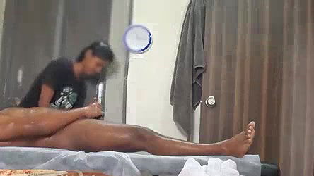 Happy ending caught in hidden cam(1)