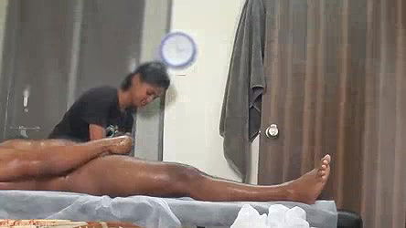 Happy ending caught in hidden cam(1)