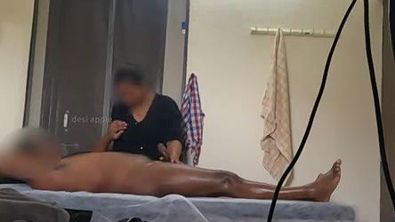 happy ending and blowjob in massage parlour