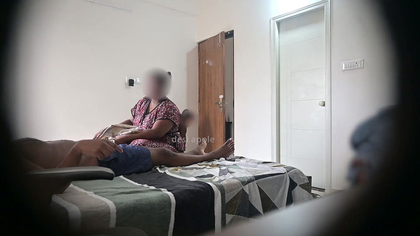 Flashing dick infront of two maids when taking massage