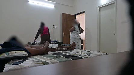 Dick flashing to two maids at a time