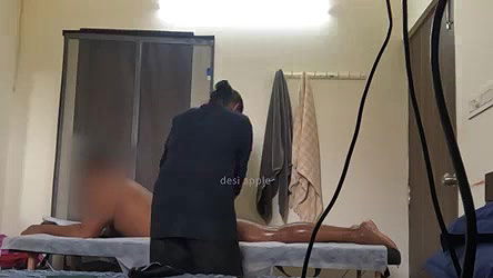Dick flashing to spa girl