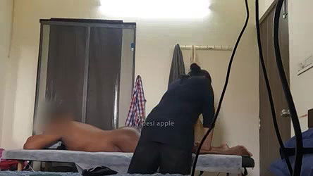 Dick flashing to spa girl