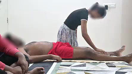 Dick flashing to massage girl