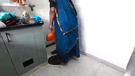 Dick flashing to maid when no one is at home