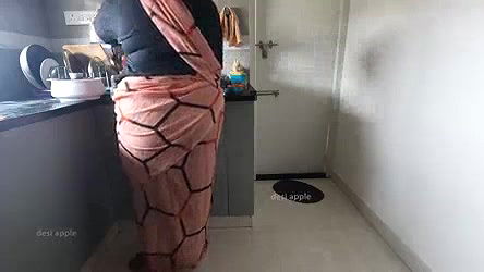 Dick flashing and jerking infront of Andhra maid Sridevi