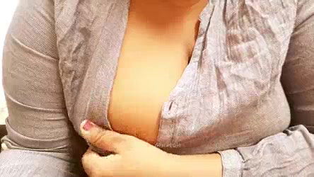 Desi maid sridevi showing boobs