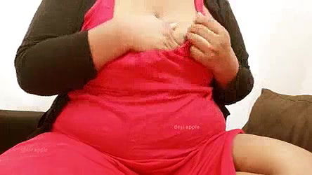 Desi indian aunty with big boobs