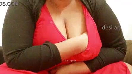Desi indian aunty with big boobs