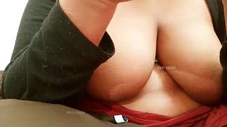 Desi indian aunty tits