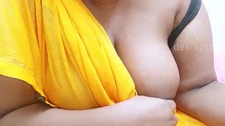 desi aunty with natural boobs