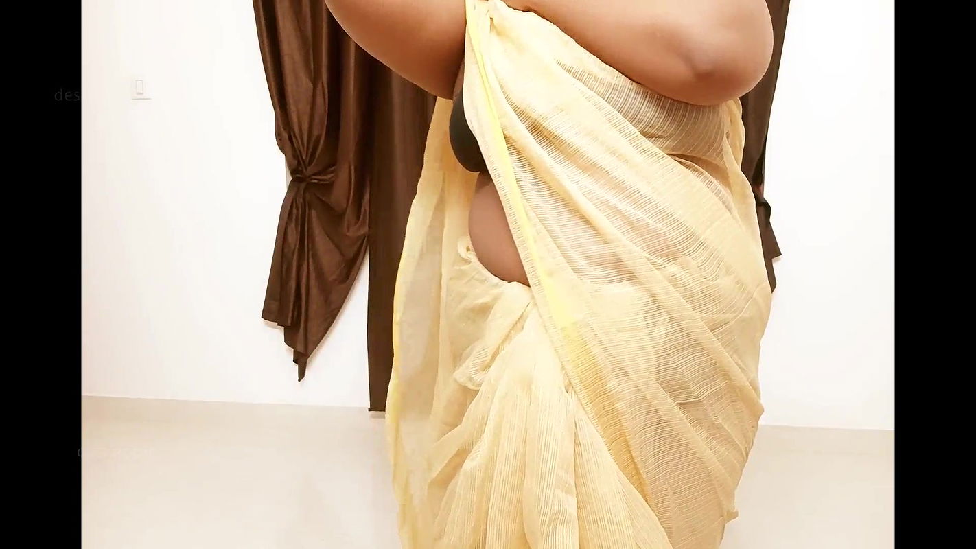 Chubby asian aunty showing boobs