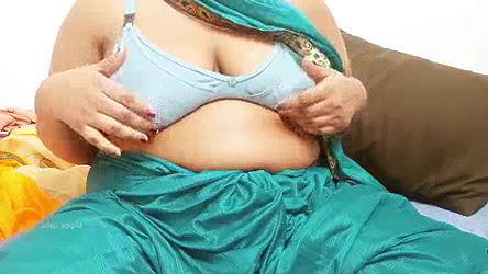 Bangladeshi lady big boobs