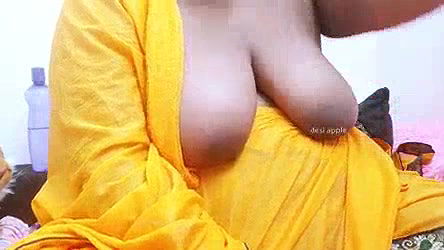 Aunty showing boobs college student