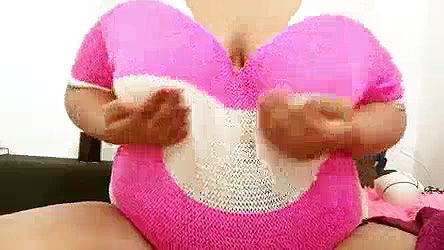 Assam sexy big bhabhi showing boobs