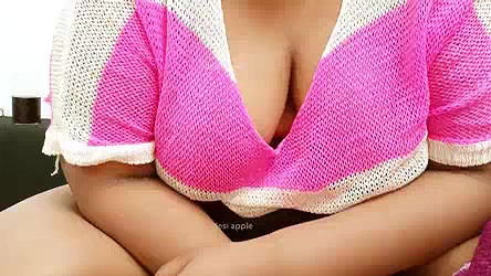 Assam sexy big bhabhi showing boobs