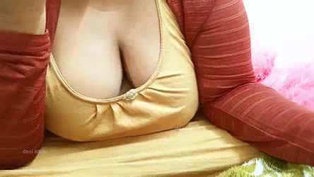 Asian sexy aunty with sexy tits