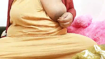 Asian sexy aunty with sexy tits