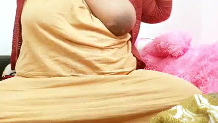 Asian sexy aunty with sexy tits