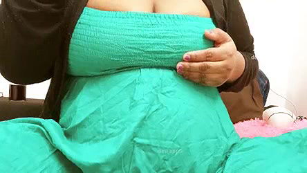 Asian sexy aunty showing boobs