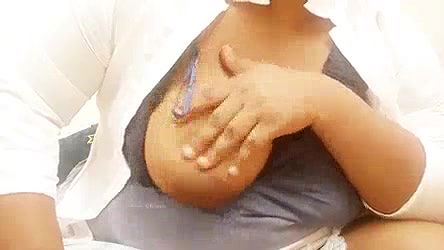 Asian big boobs aunty with sexy tits