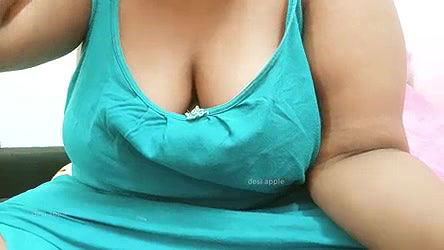 Asian aunty sexy tits(1)