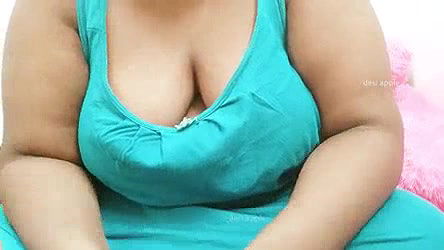 Asian aunty sexy tits(1)